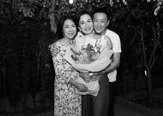 韩庚发文甜称我的爱人为卢靖姗庆生，二人更有夫妻相-第3张图片-爱薇女性网