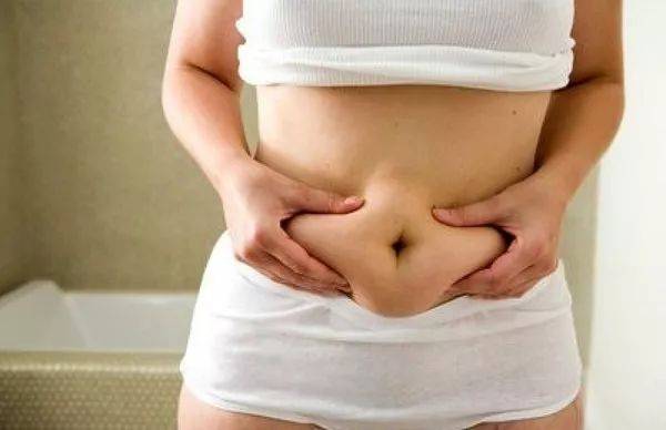 女生腰腹部赘肉应该怎么减？教你3个方法帮你平坦腹部减少赘肉-第2张图片-爱薇女性网